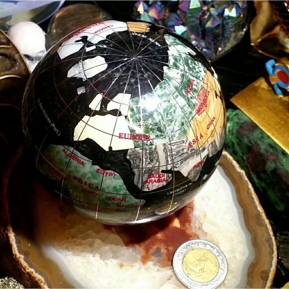 Hand Crafted Other - 493.3g RARE Gemstone Globe Paperweight